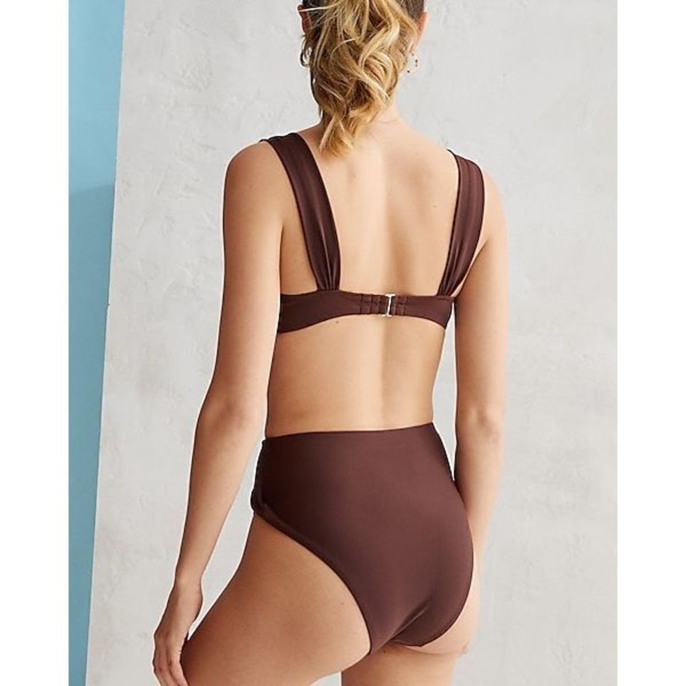 ✨Express Underwire Bikini Top✨ - Picture 4 of 8